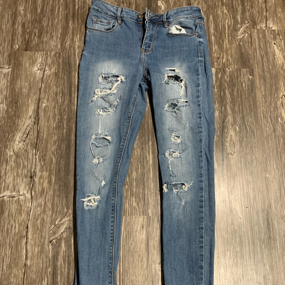 Bullhead skinniest jeans size 7 ripped